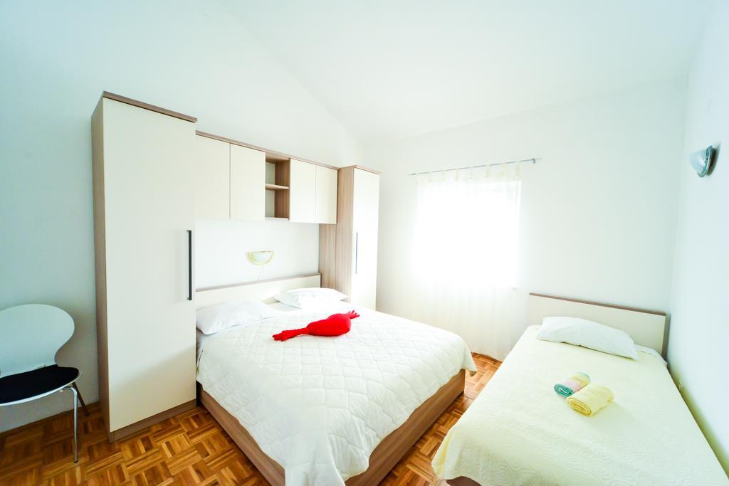 Apartments Valentina 佩特坎内 外观 照片